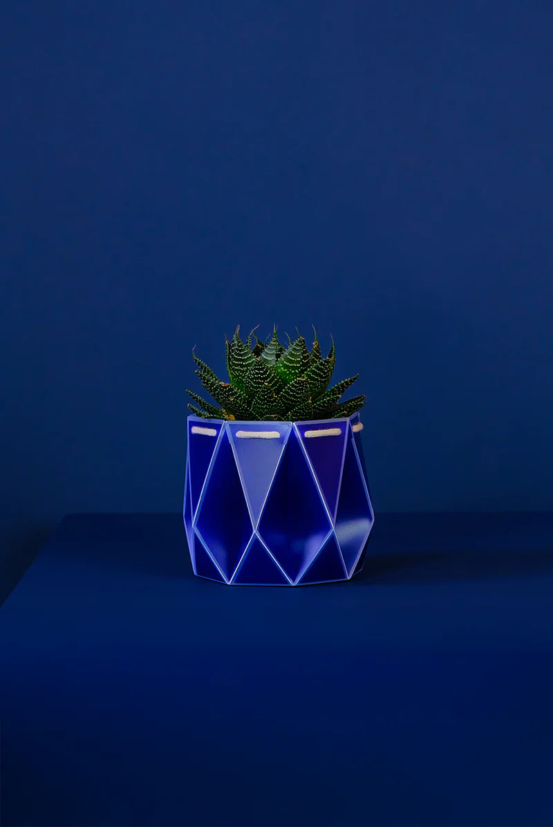 SELF-WATERING PLANT POT - 15CM