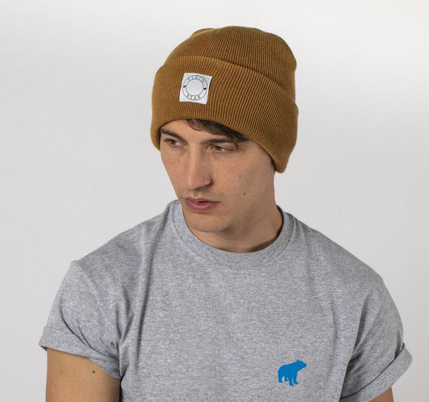 LABEL BEANIE CARAMEL