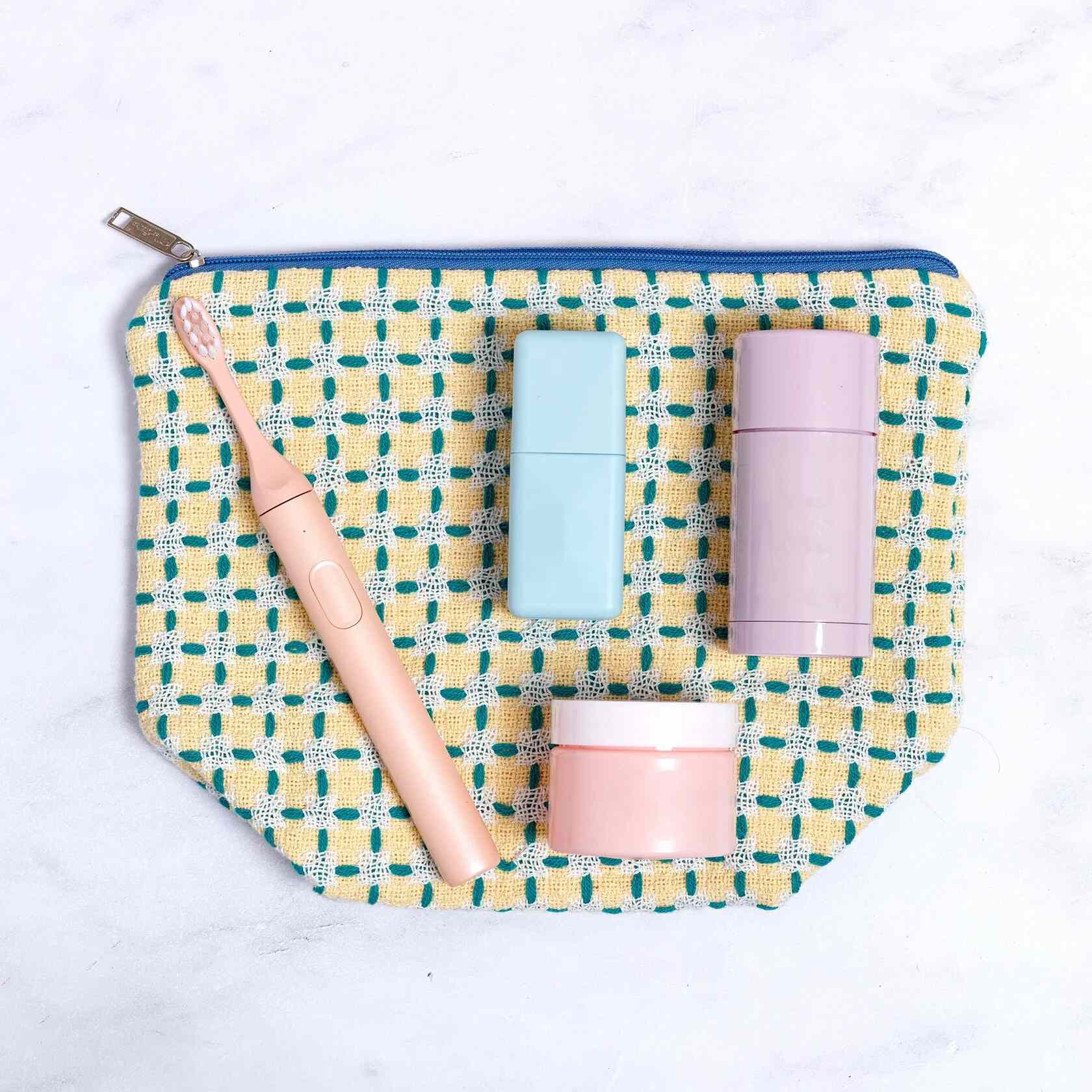 RECYCLED COTTON WASH BAG - YELLOW & GREEN