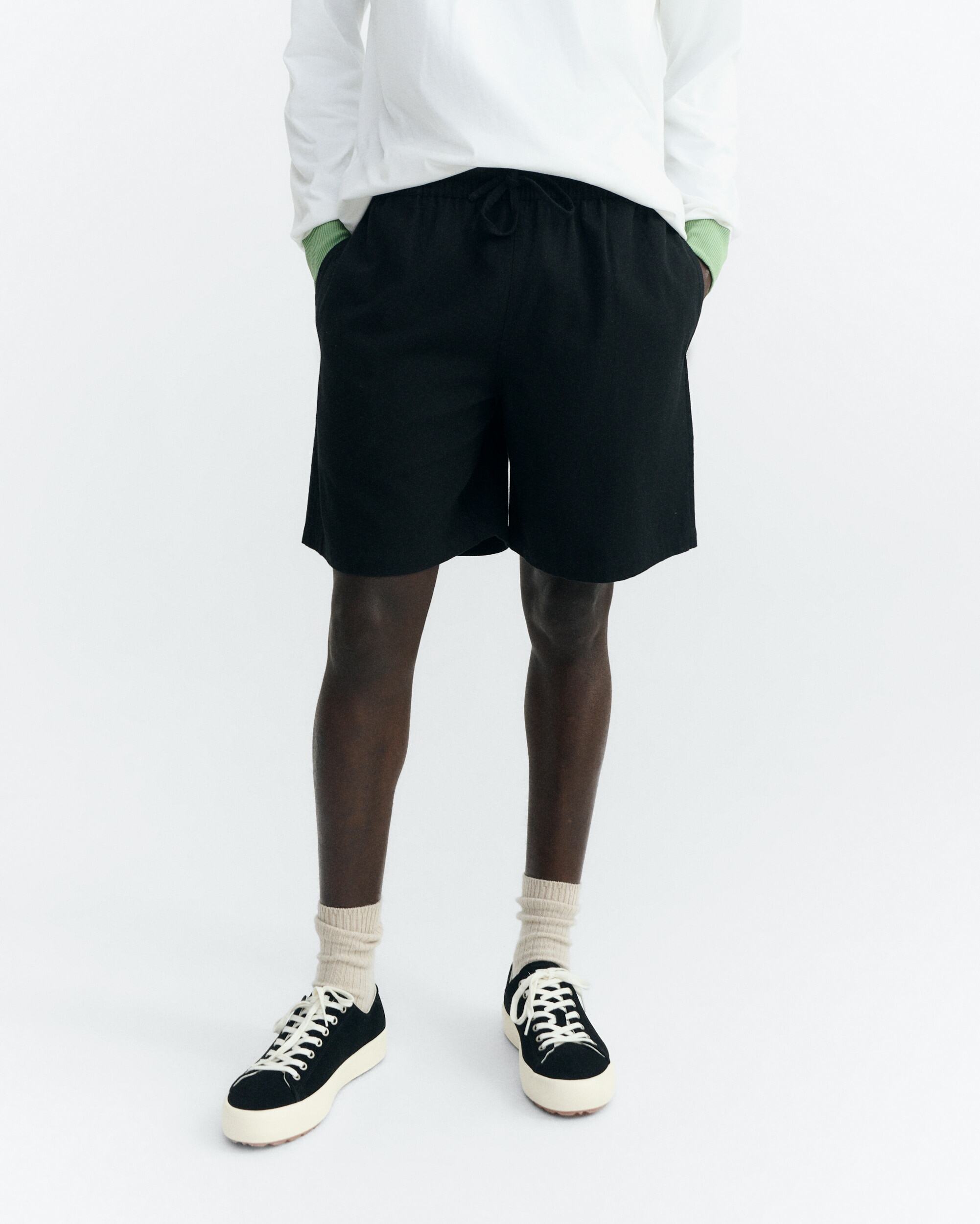 BLACK HENRY SHORT